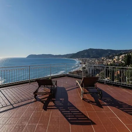 Apartmán Hostdomus - La Terrazza Sul Mare With Private Parking